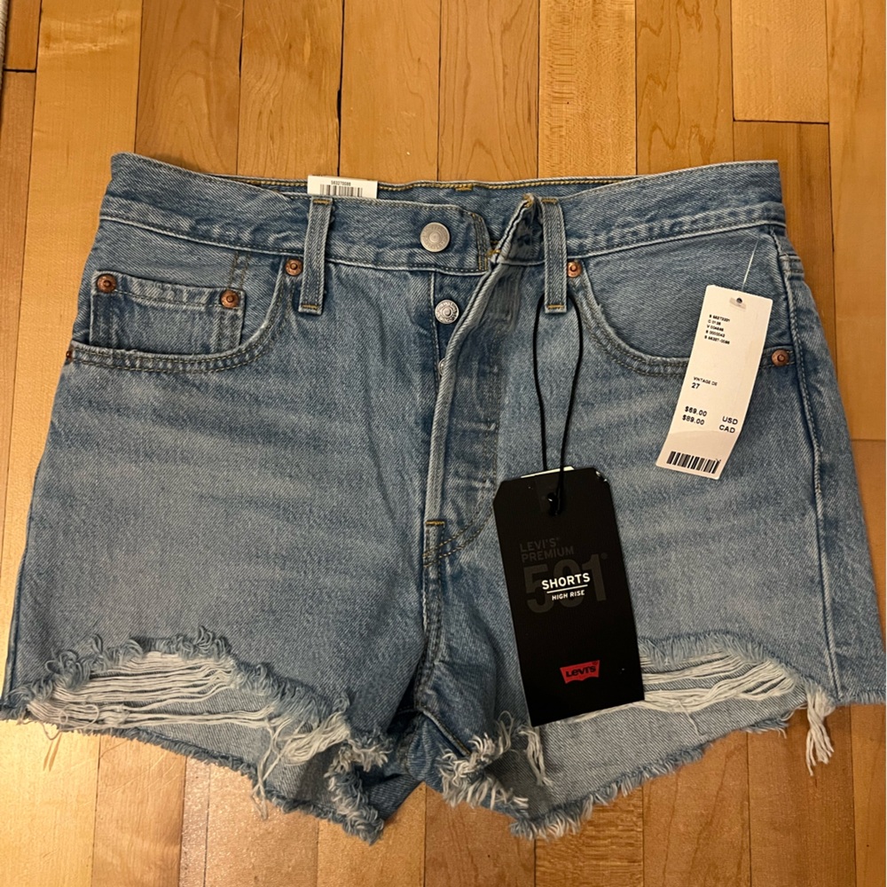 NWT Levi's Women's Light Blue Jean Shorts